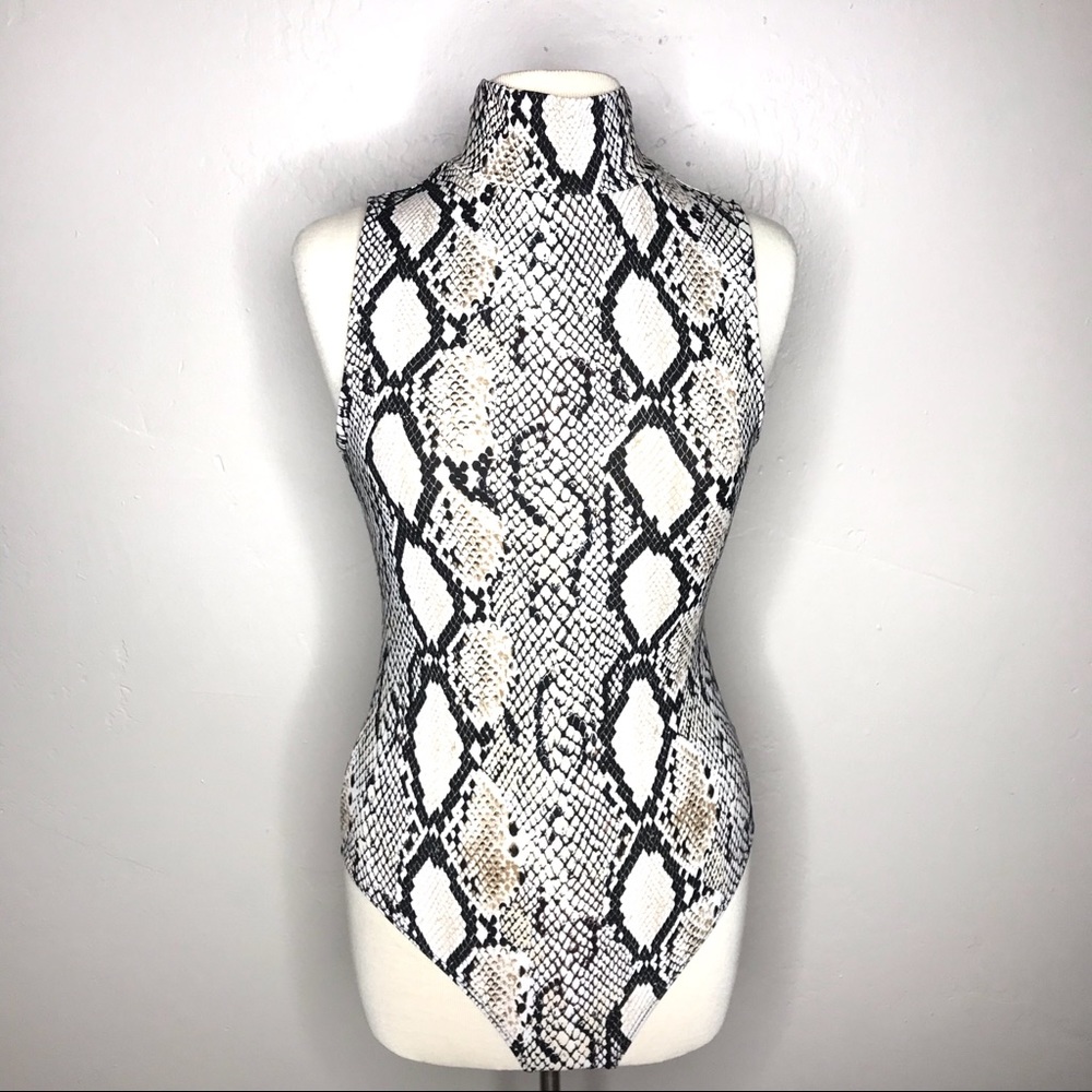 Snake Print Mock Neck Bodysuit - Picture 2 of 8